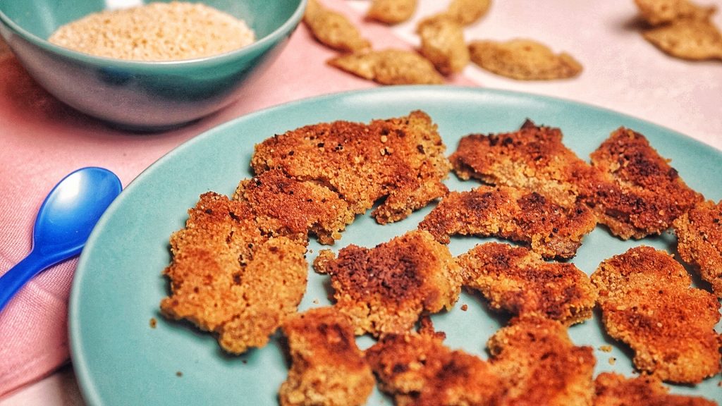 Nuggets aus Soja mit knuspriger Panade aus Vollkornmehl, Erdnussmus und Pflanzendrink