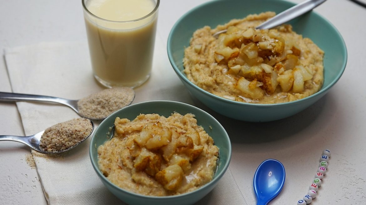 Grießbrei aus Vollkorngrieß mit warmer Birne in 2 Schüsselchen